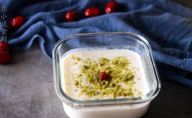 家里有牛奶的，教你做一道“宮廷小吃”，軟嫩鮮甜，孩子特別愛(ài)吃